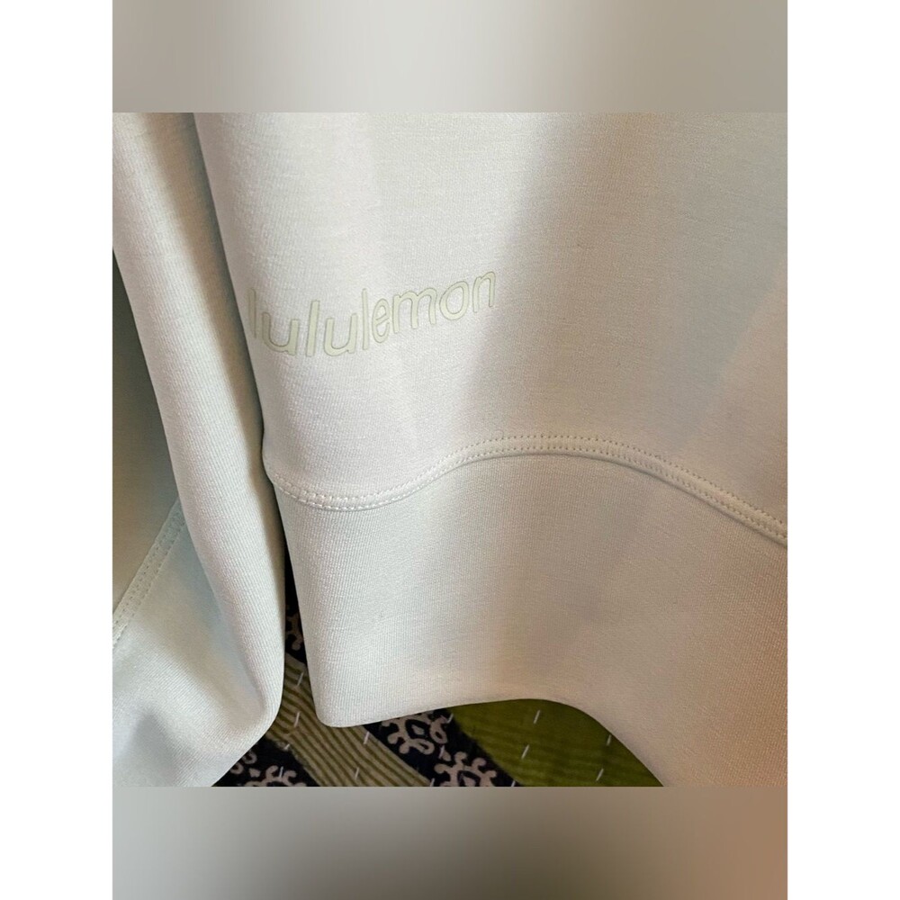 Lululemon Creamy Mint Softstreme Perfectly Oversized Cropped Crew Size 4 - Picture 11 of 15